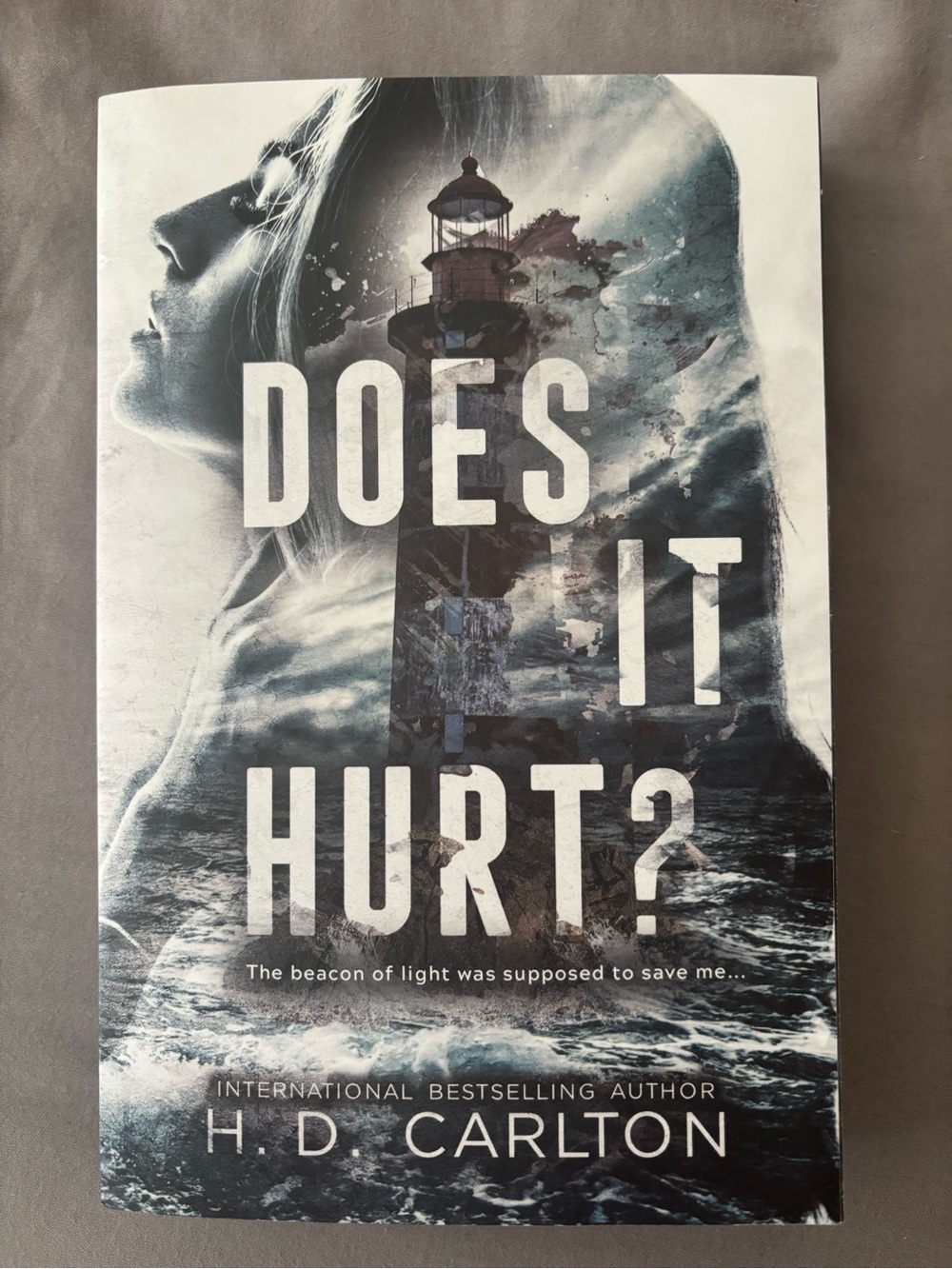 Does It Hurt? by H.D. Carlton - Paperback Thriller
